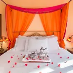 Hotel Nikos Takis Fashion Boutique