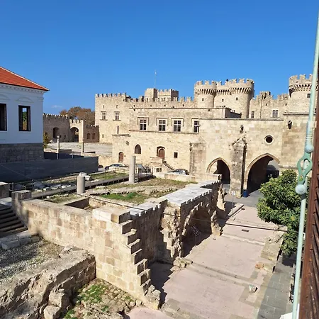 Nikos Takis Fashion Boutique Hotel