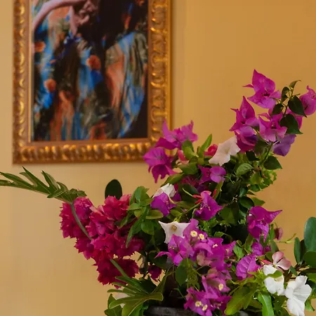 Nikos Takis Fashion Boutique Hotel