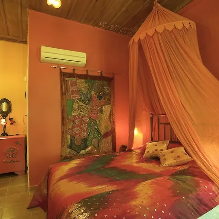 Nikos Takis Fashion Boutique Hotel