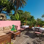 Nikos Takis Fashion Boutique Готель Rhodes City