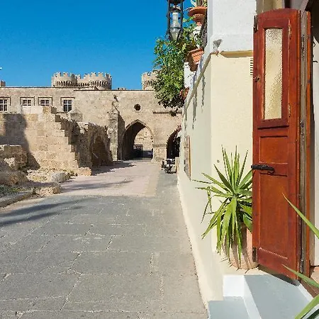 Nikos Takis Fashion Boutique Hotel 4*