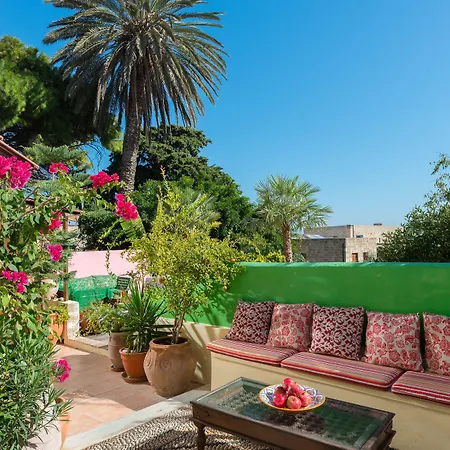 Nikos Takis Fashion Boutique 酒店 4*