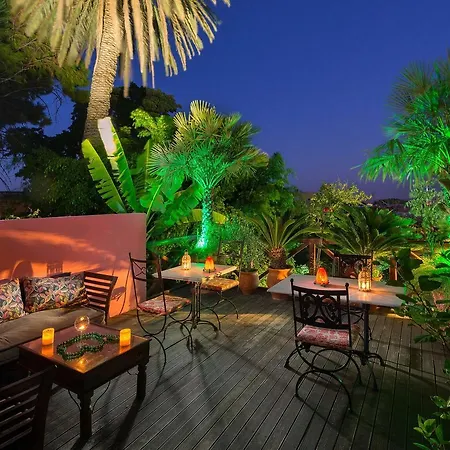 Nikos Takis Fashion Boutique Hotel